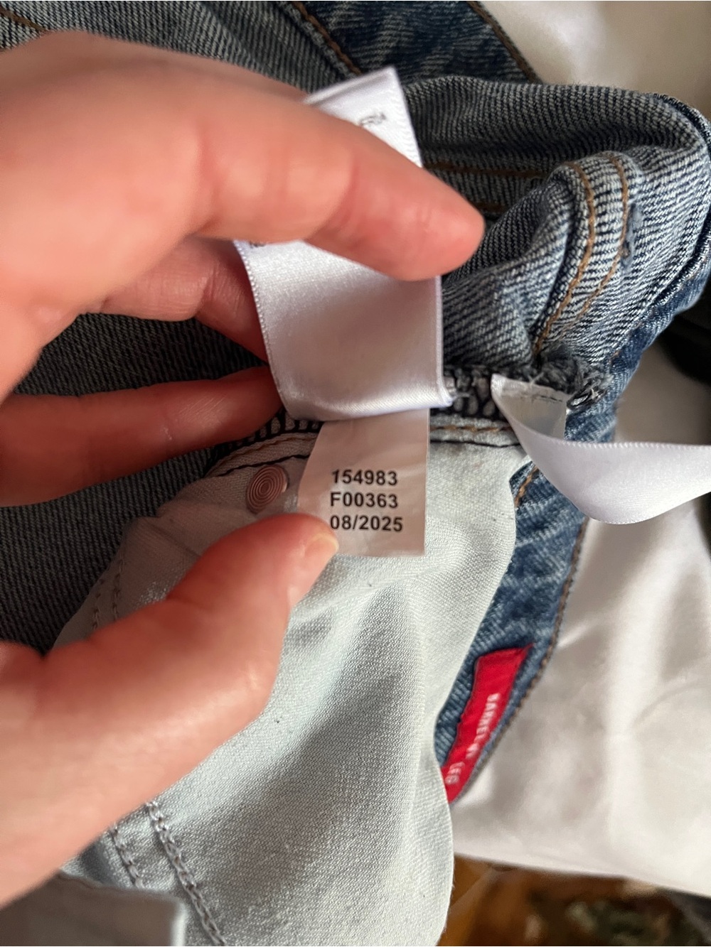 Lucky Brand Women’s Barrel Jeans in Medium Wash - Picture 8 of 9